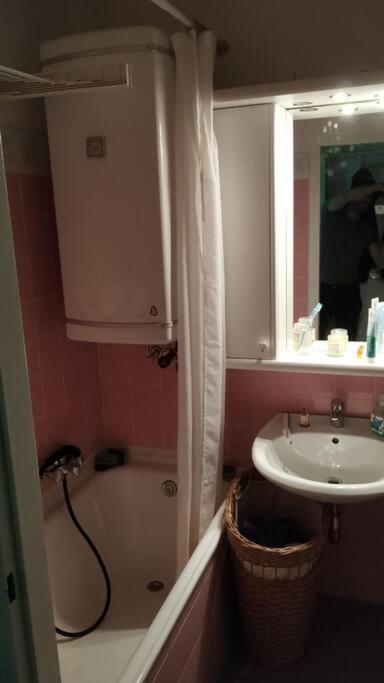 15 Min Zum Zentrum Apartament Wiedeń